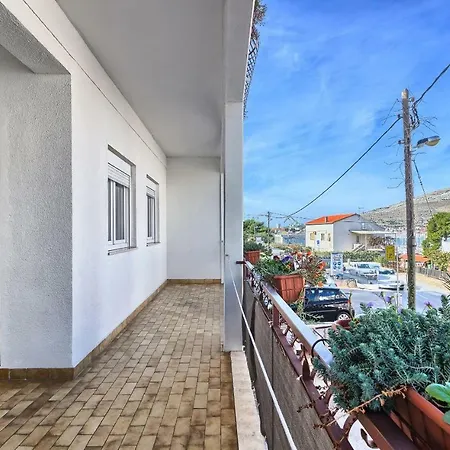 Apartments Milenka Trogir Exterior photo